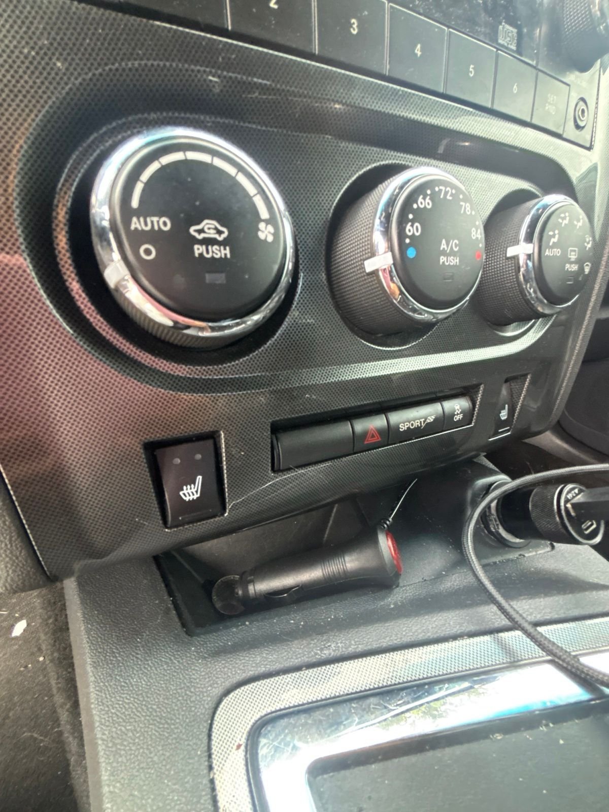 Used 2013 Bright White Clearcoat Dodge SXT image 26