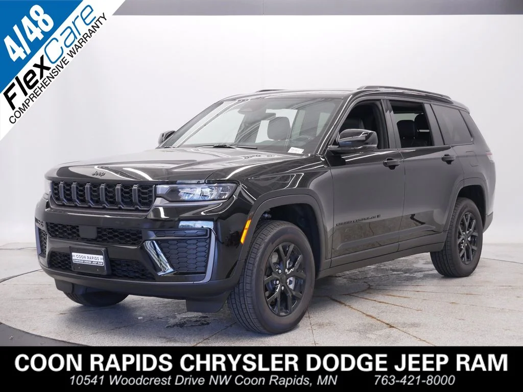 New 2026 Diamond Black Crystal Pearl-Coat Exterior Paint Jeep Altitude image 1