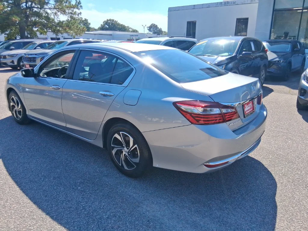 Used 2017 Silver Honda LX image 6