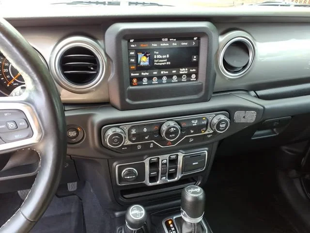 Used 2018 Black Jeep Sahara 4x4 image 11