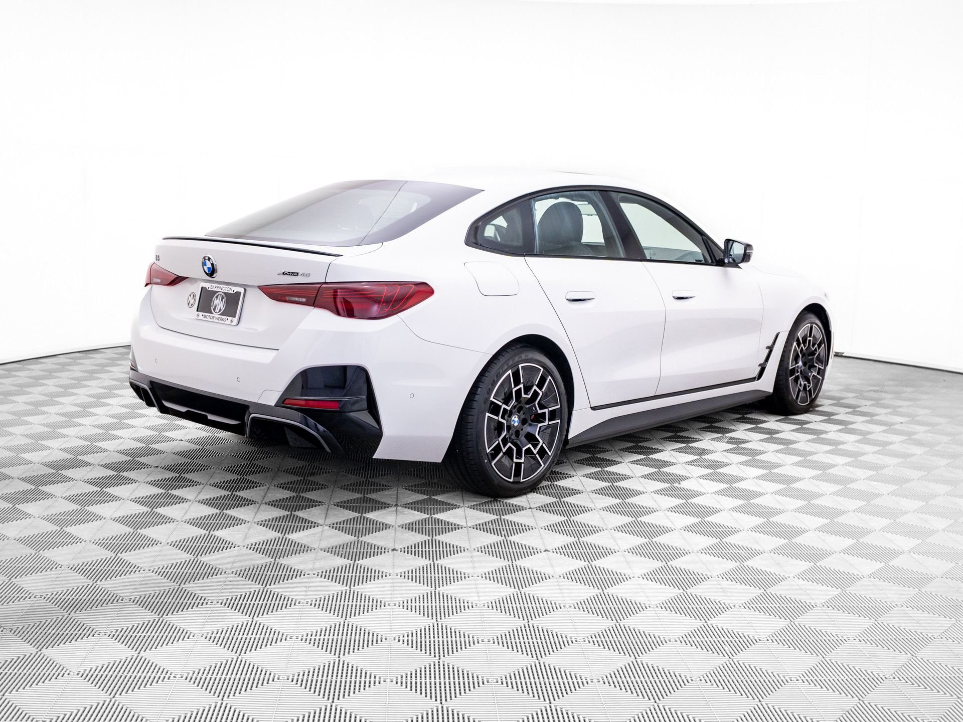New 2026 Alpine White BMW xDrive40 image 6