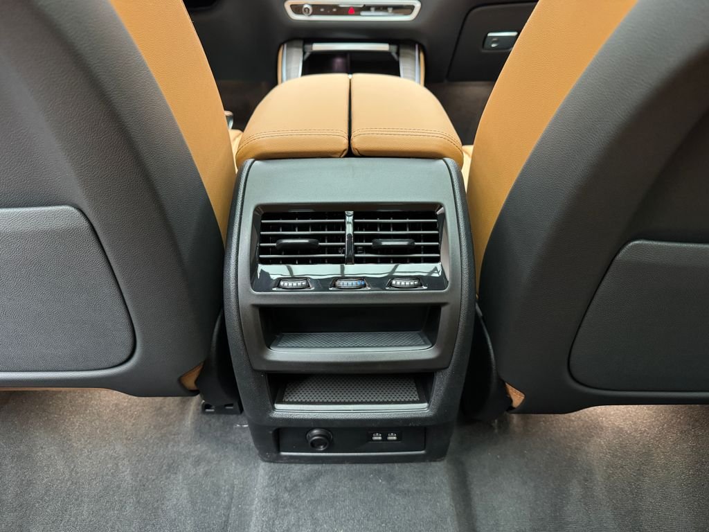 New 2026 Black BMW xDrive40i image 12