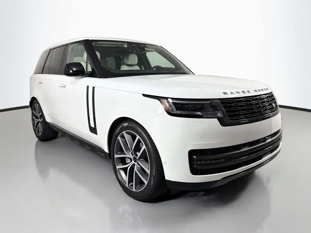 New 2026 Fuji White Land Rover SE image 3