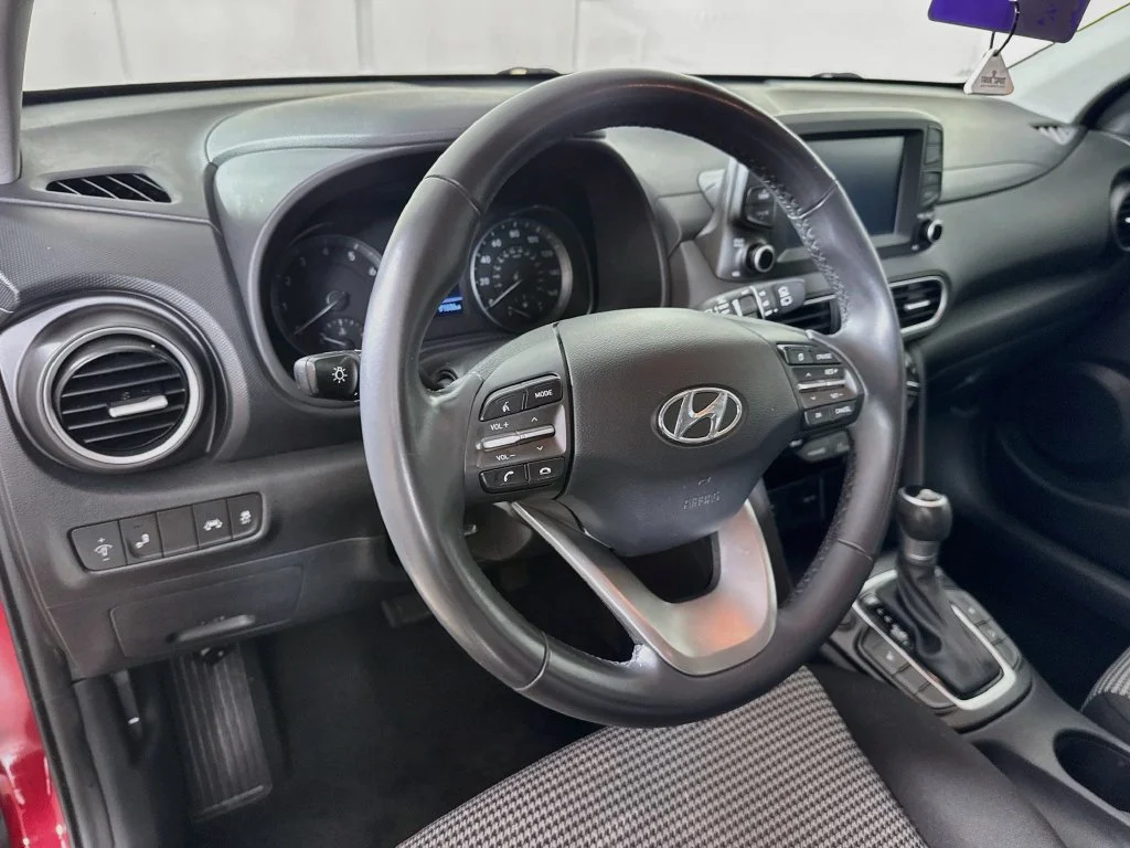 Used 2019 Red Hyundai SEL image 9