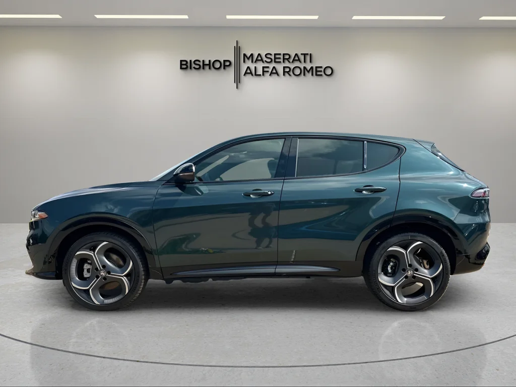 New 2026 Green Alfa Romeo Base image 4