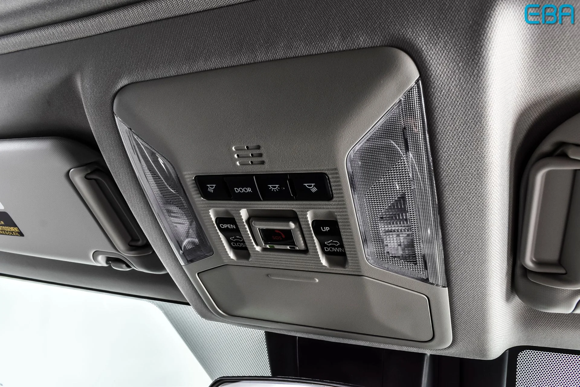 Used 2025 Pearl Toyota XLE Premium image 28