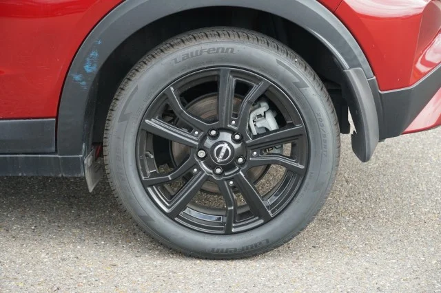 Used 2023 Scarlet Ember Tintcoat Nissan SR image 13