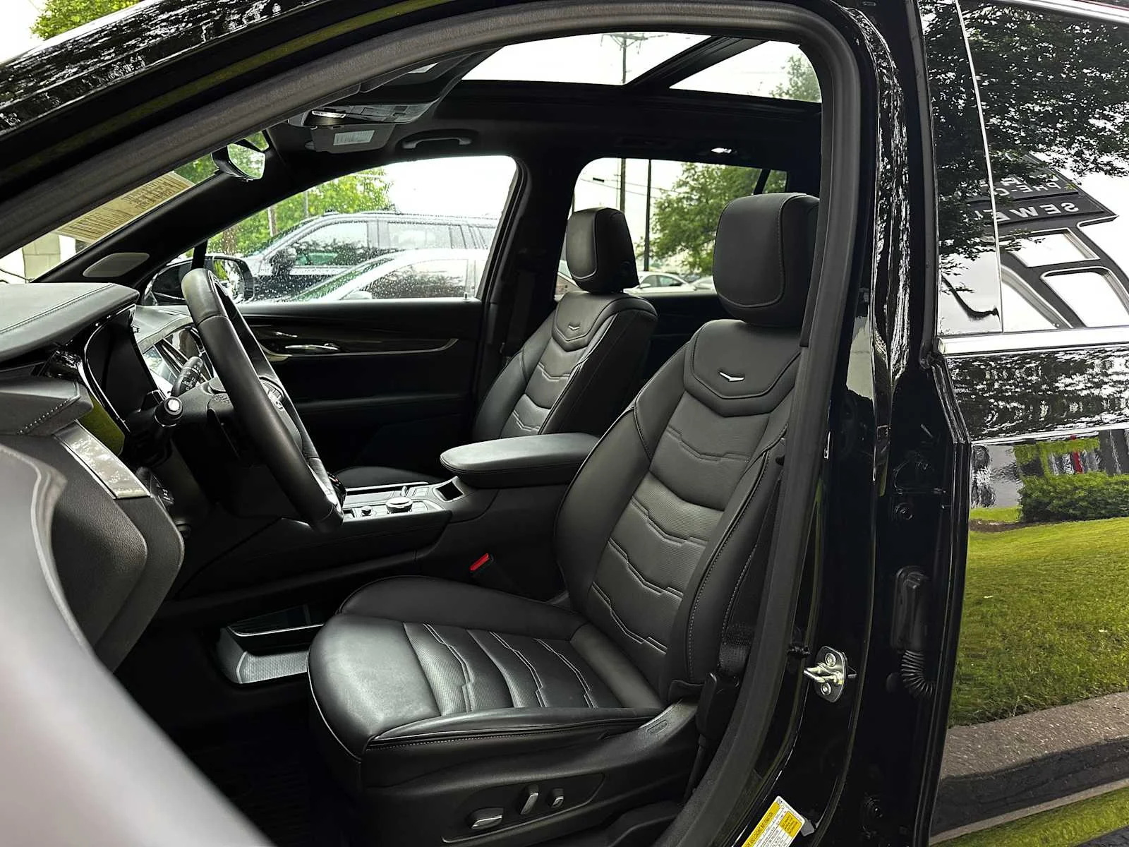 Certified Used 2025 Stellar Black Metallic Cadillac Premium Luxury image 9