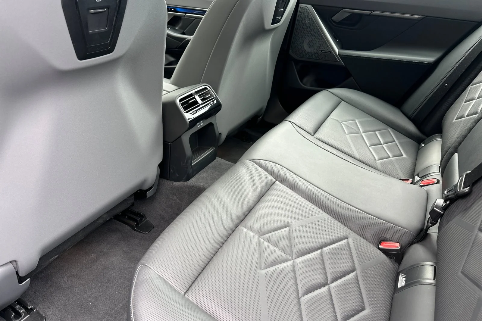 Used 2025 Brooklyn Grey Metallic BMW M60 image 11