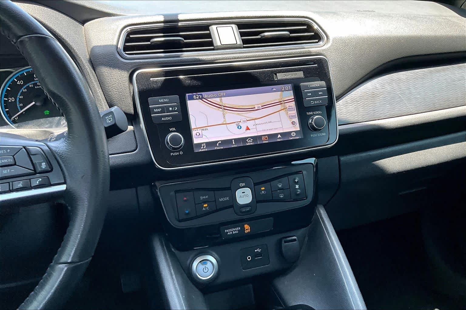 Used 2019 Pearl White Tricoat Nissan SV image 6