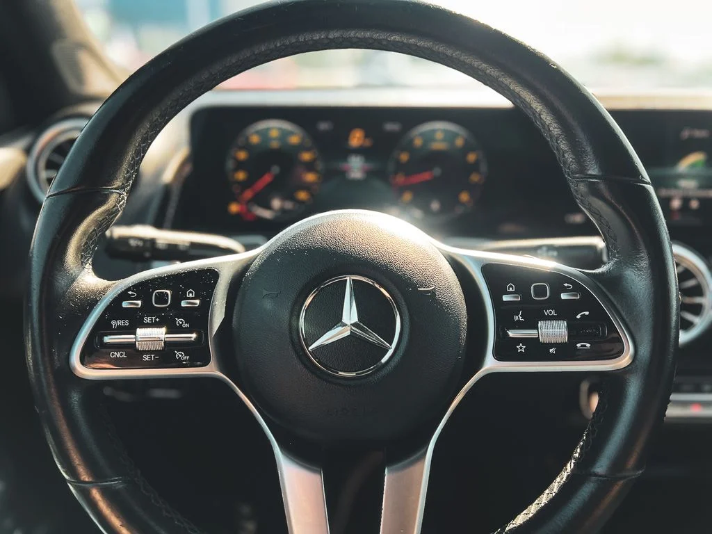 Used 2022 Black Mercedes-Benz GLB 250 image 20