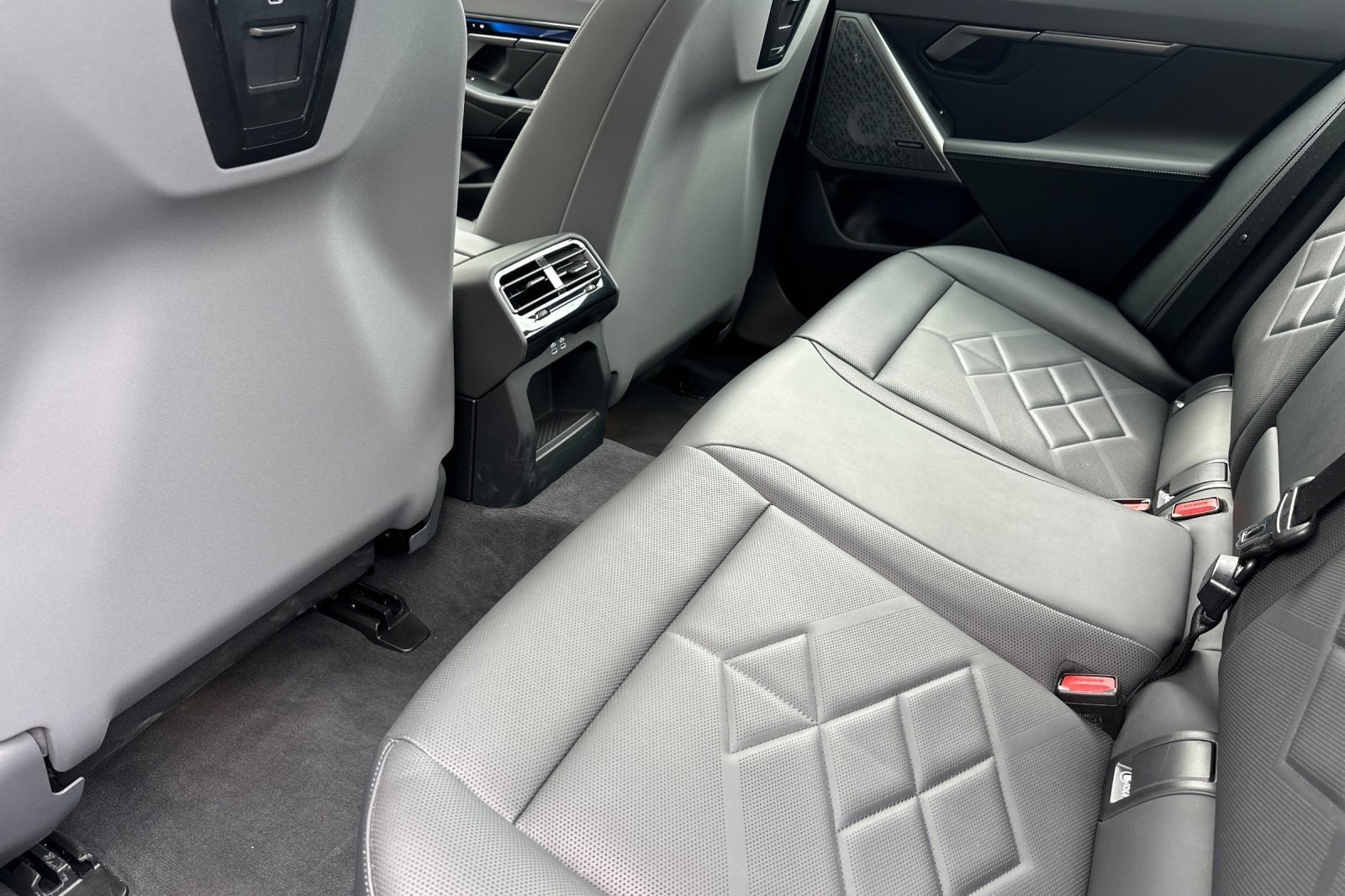 Used 2025 Brooklyn Grey Metallic BMW M60 image 11