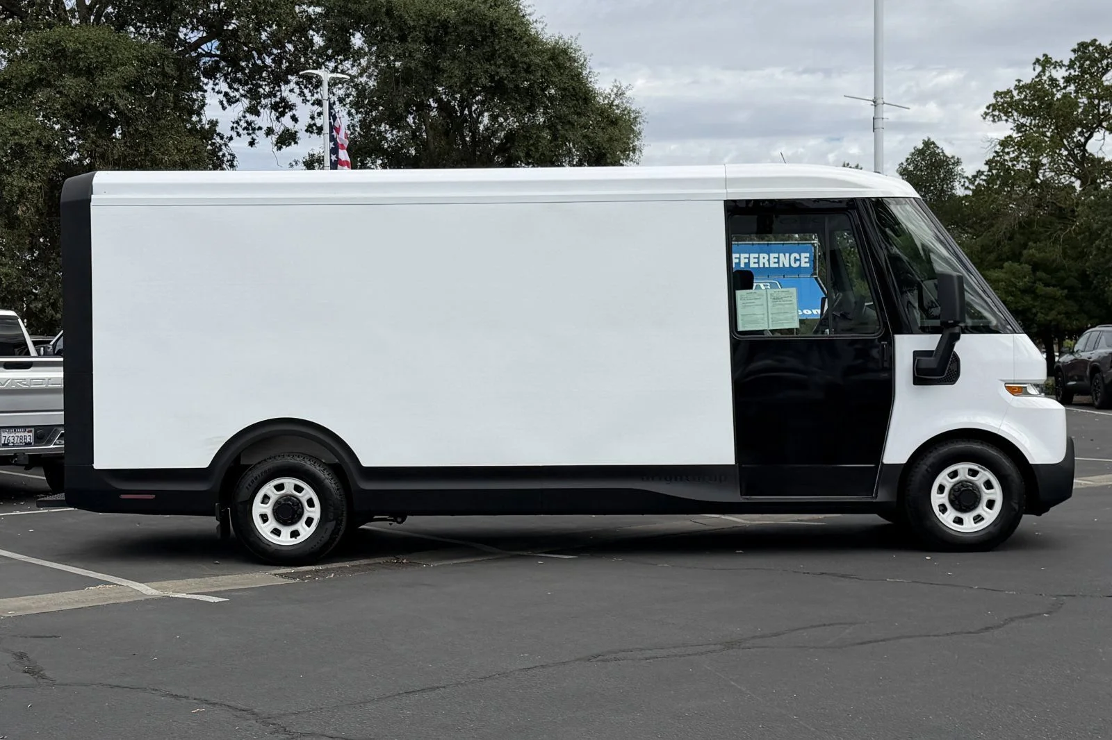 Used 2024 Chevrolet BrightDrop Zevo 600 with VIN 2G5ZJ3TYXR9101905 for sale in Elk Grove, CA