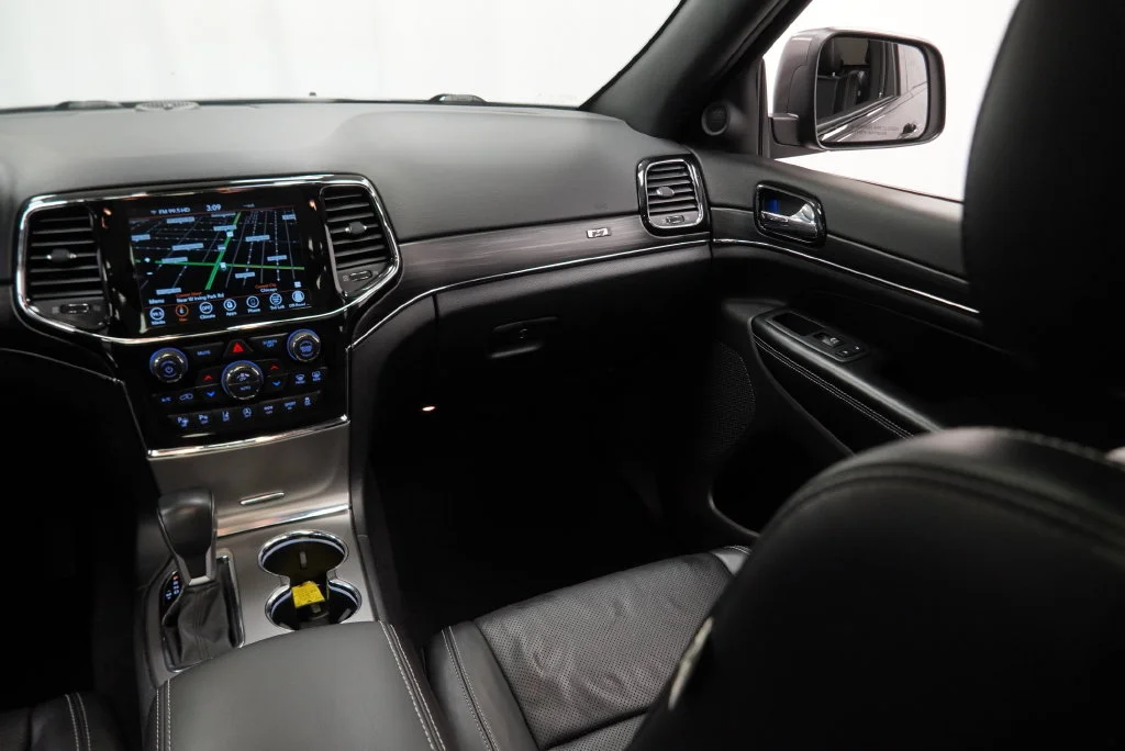 Used 2021 Gray Jeep Limited image 24