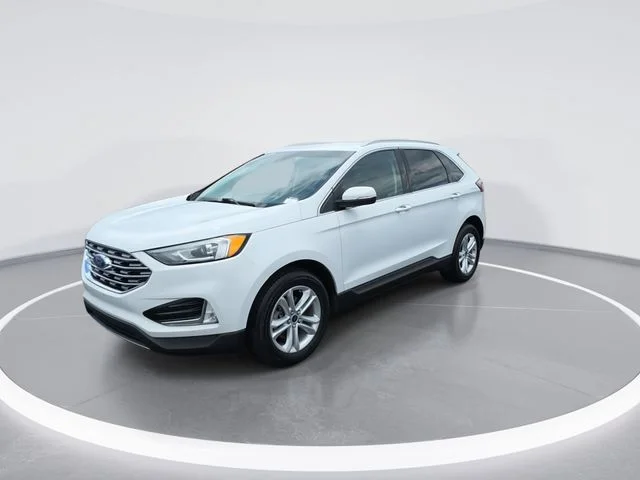 Used 2019 White Ford SEL image 4