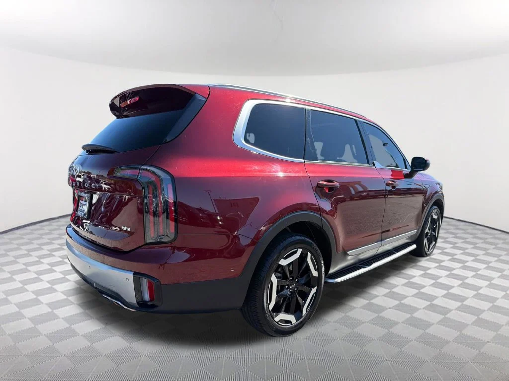 Used 2024 Red Kia EX image 5