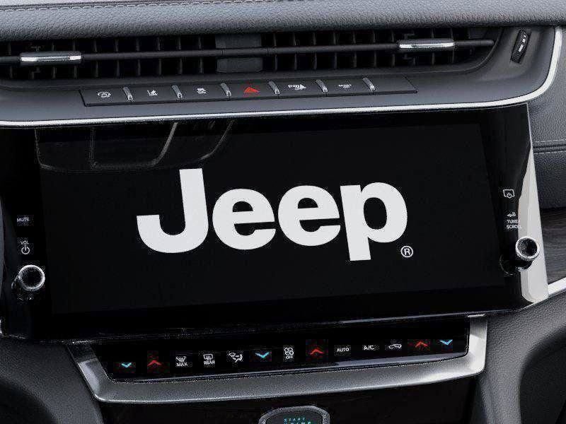 New 2026 Bright White Clear-Coat Exterior Paint Jeep Laredo image 15