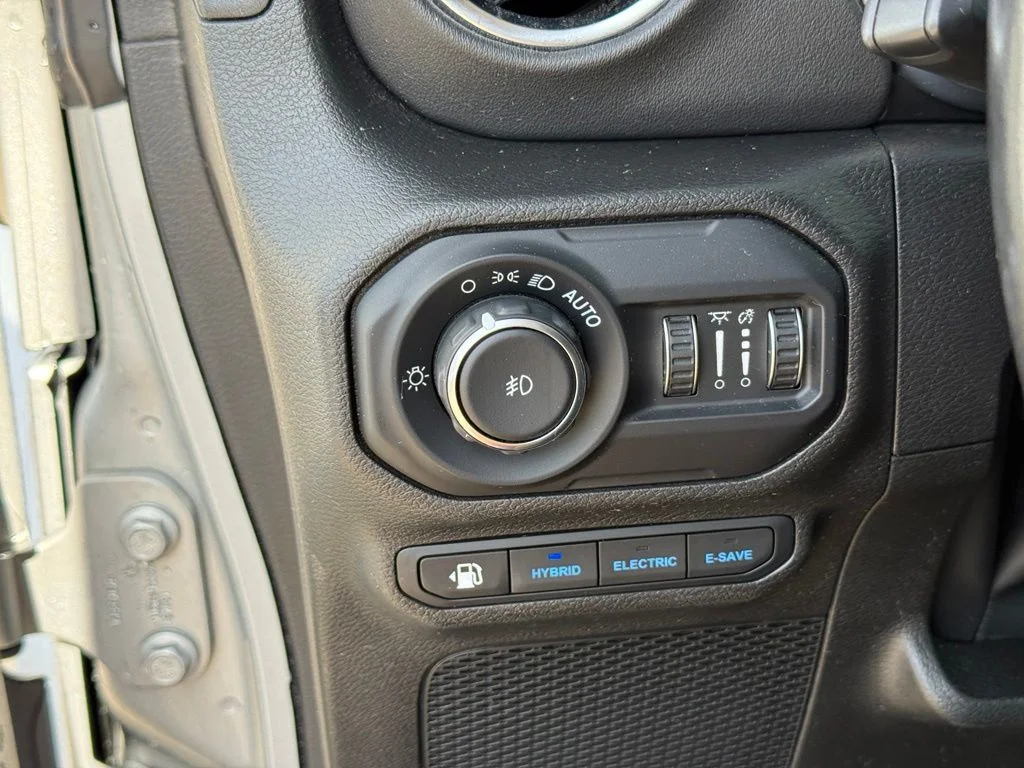 Used 2022 Silver Jeep Unlimited Sahara 4xe image 20