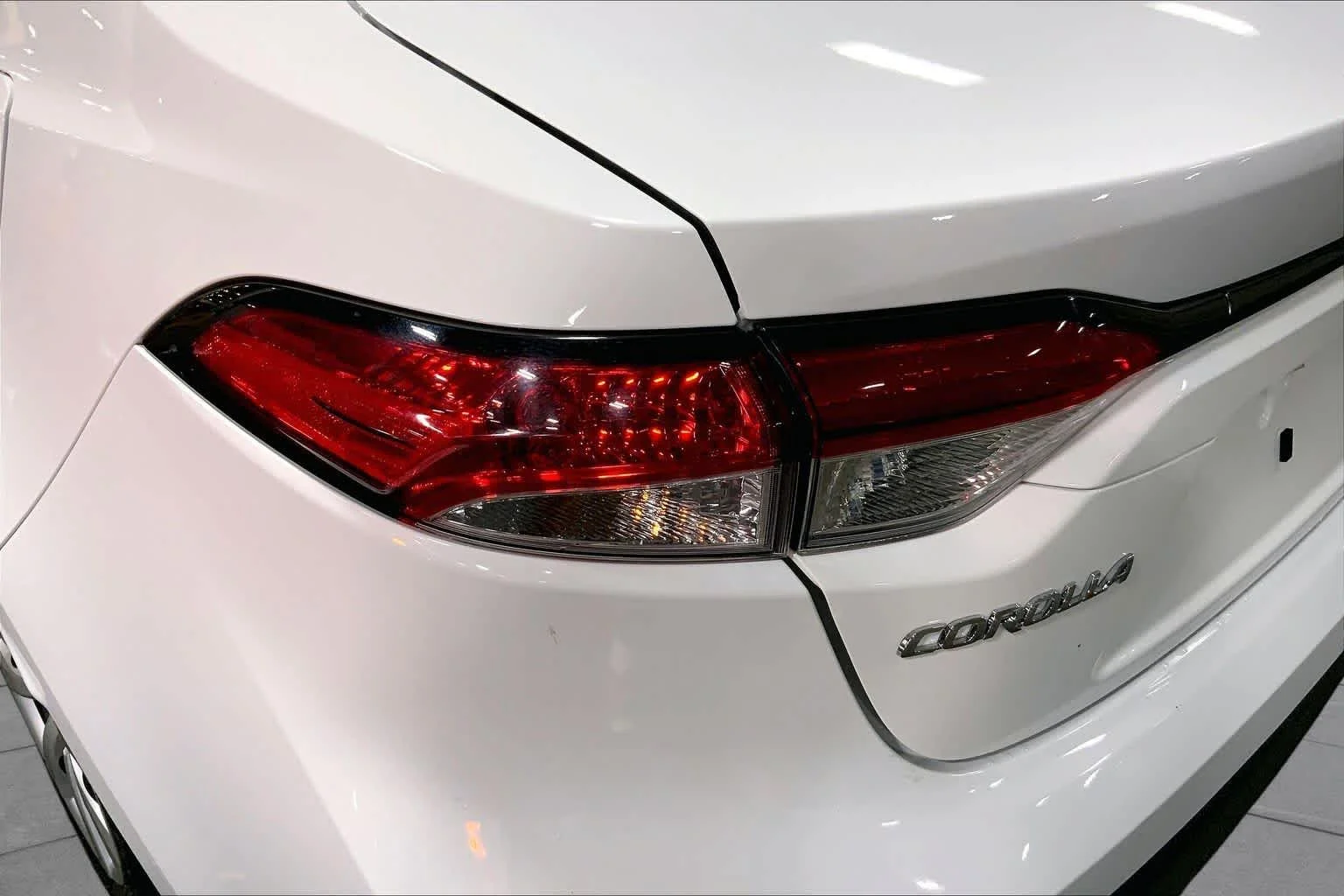 Used 2024 Ice Cap Toyota LE image 29