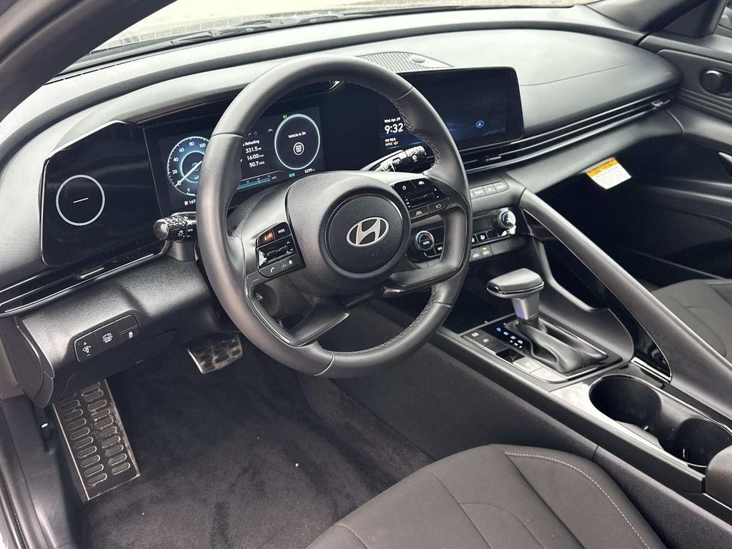 Certified Used 2025 Gray Hyundai SEL Sport image 2