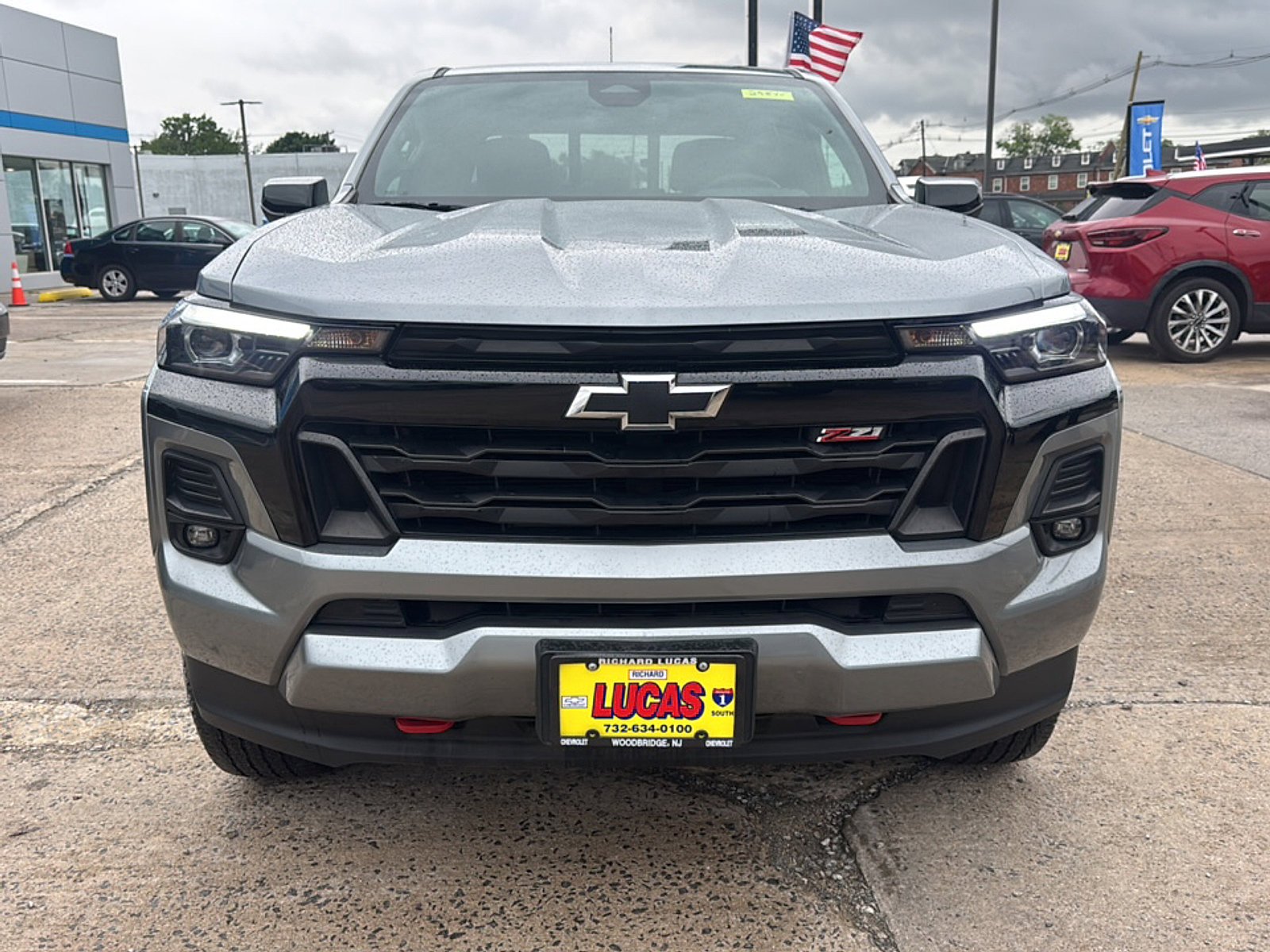 View vehicle photo 3