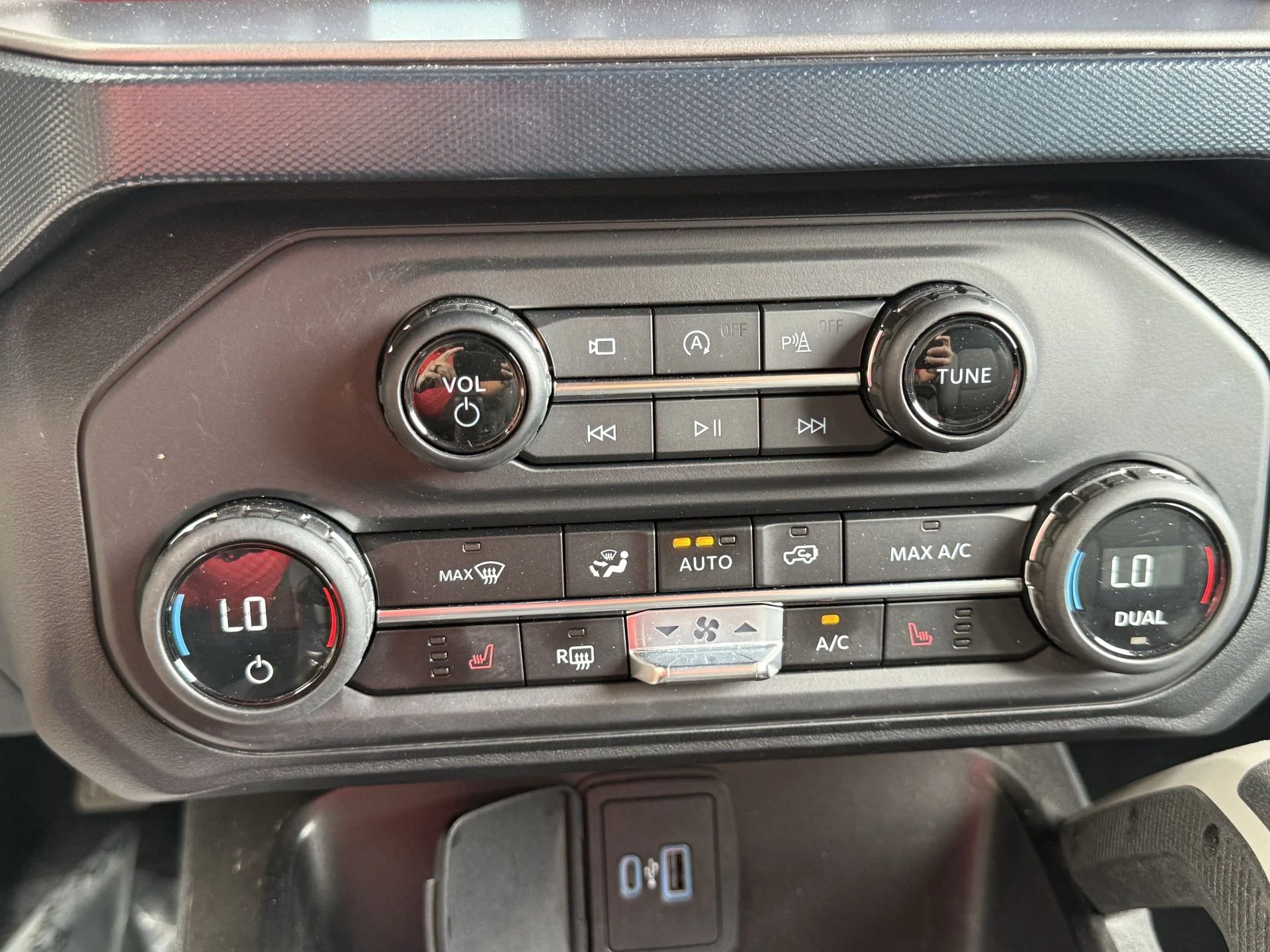 Used 2023 Velocity Blue Metallic Ford Outer Banks image 7