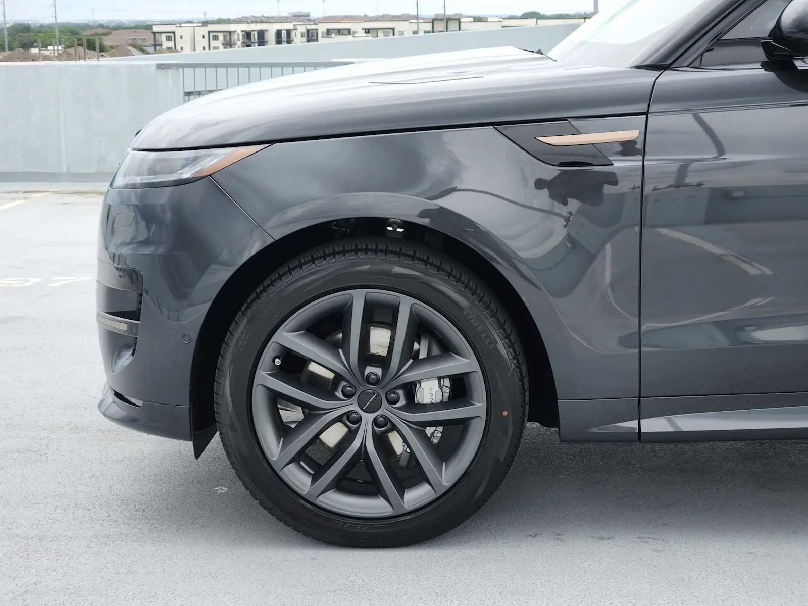 New 2026 Carpathian Grey LAND ROVER Dynamic SE image 9