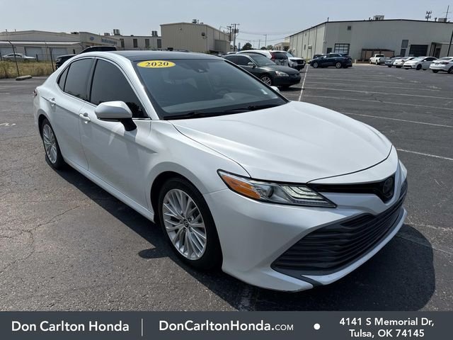 Used 2020 Pearl Toyota XLE image 1