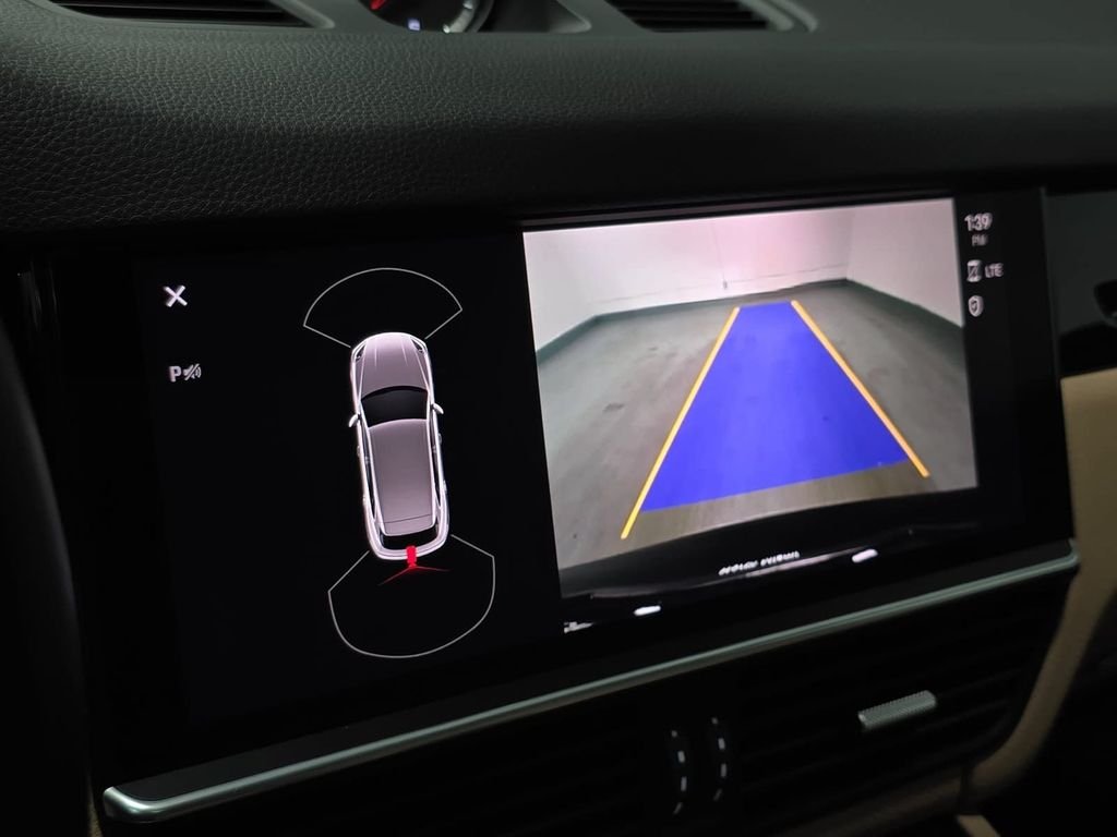 Certified Used 2023  Porsche Base image 18