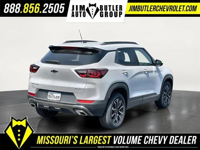 New 2026 Iridescent Pearl Tricoat Chevrolet ACTIV image 16