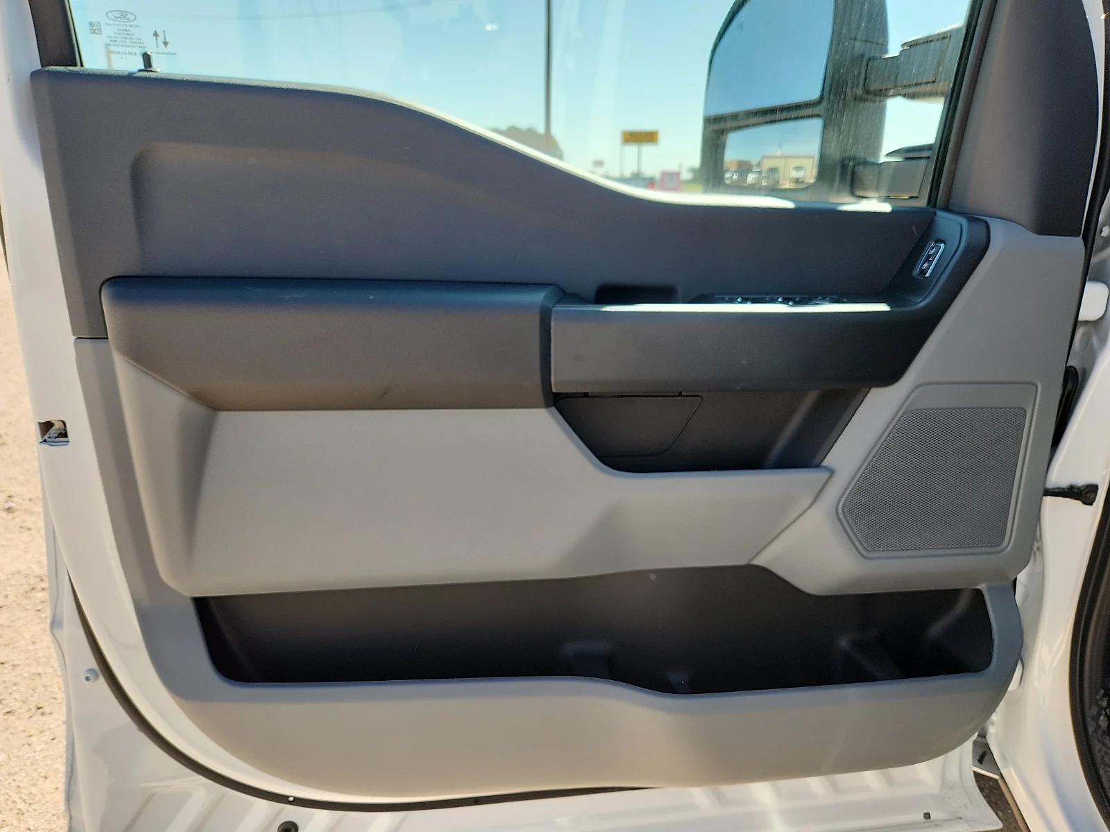 New 2026 Oxford White Ford XL image 14