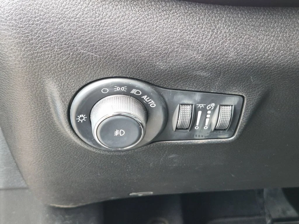 Used 2023 Black Jeep Limited image 15