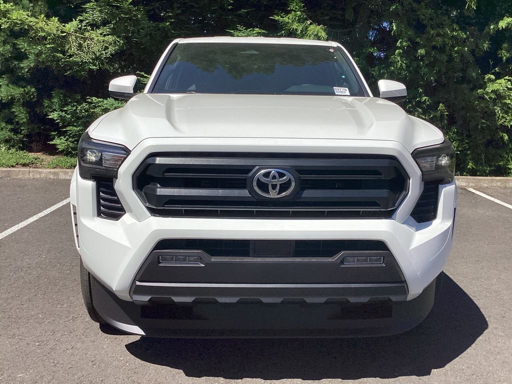 2025 Toyota Tacoma SR5 - Photo 11