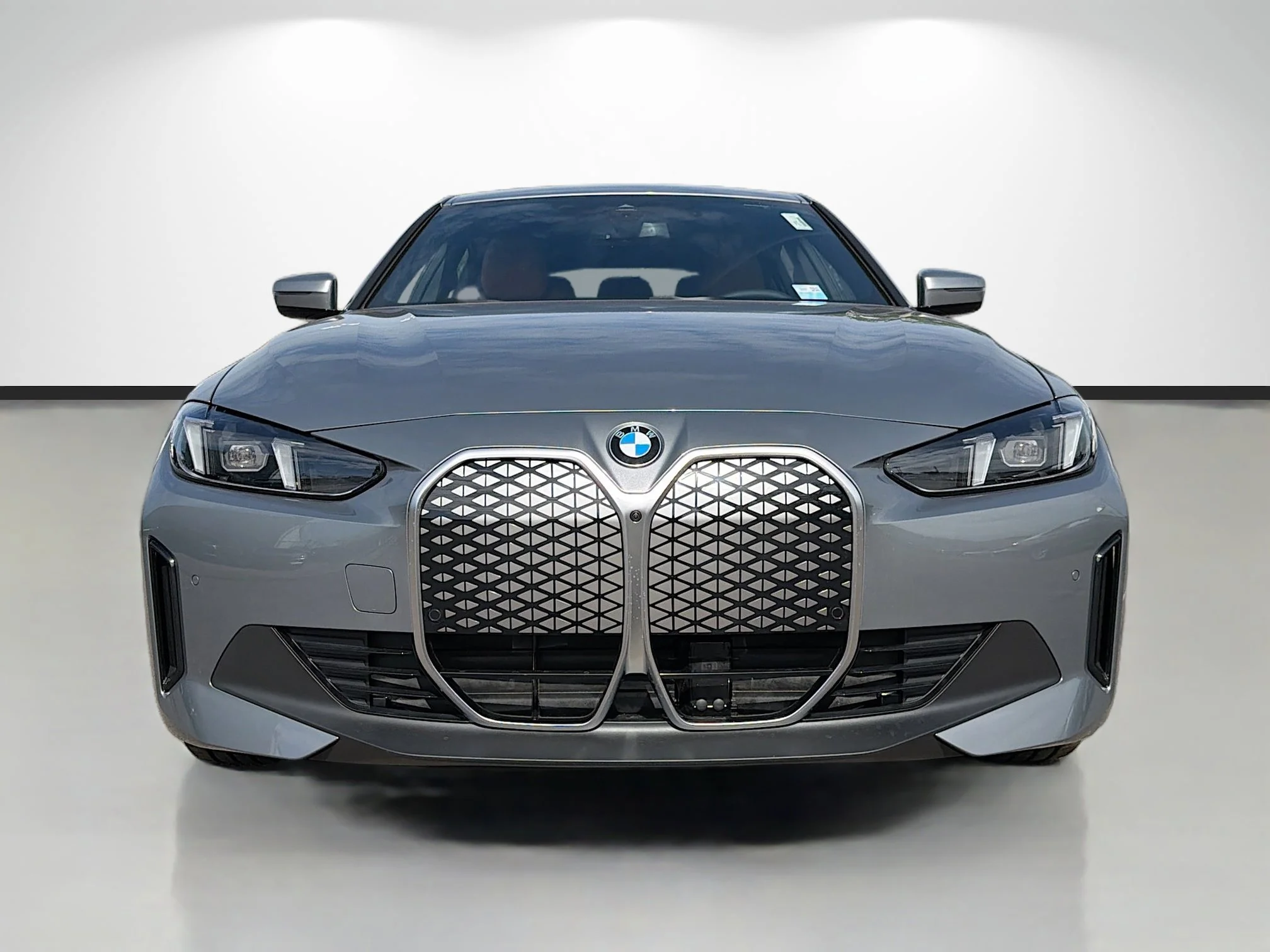 New 2026 Skyscraper Grey Metallic BMW eDrive40 image 8