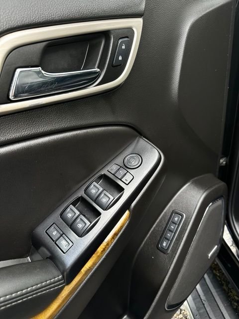 Used 2017 Onyx Black GMC Denali image 11