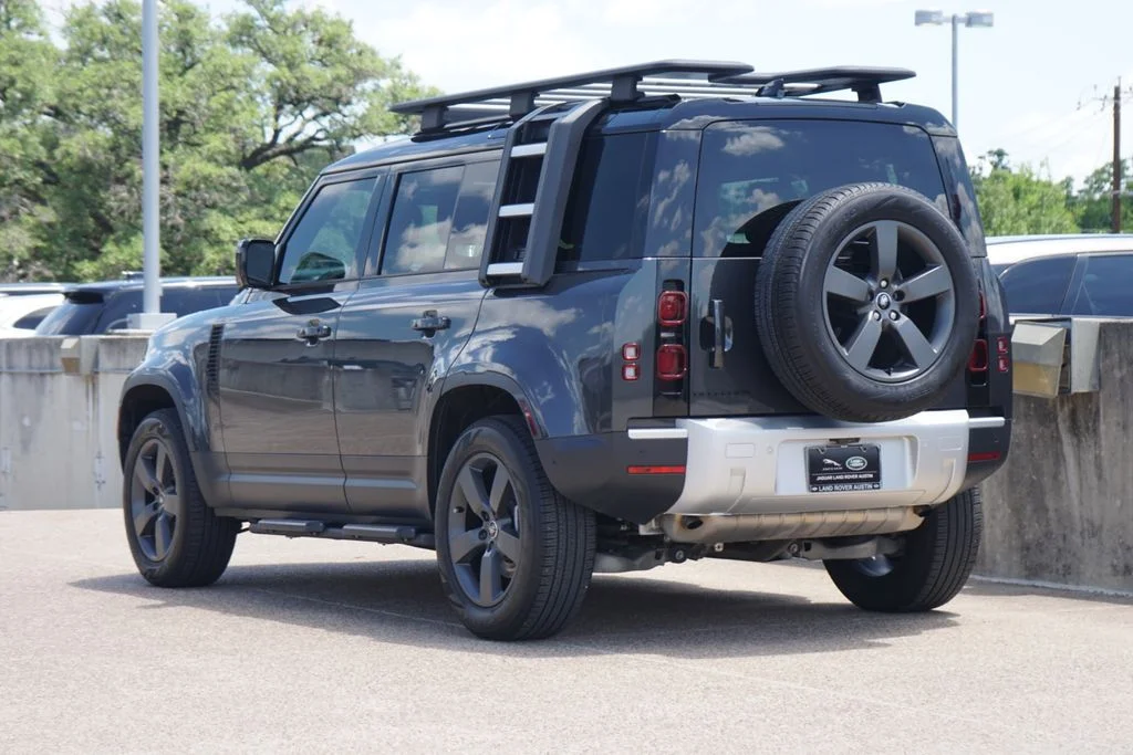 2025 Land Rover Defender S - Photo 8