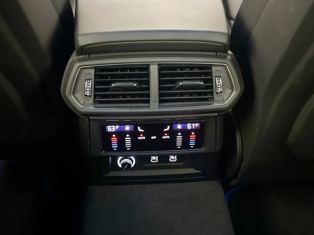 Used 2023 Blue Lamborghini S image 28