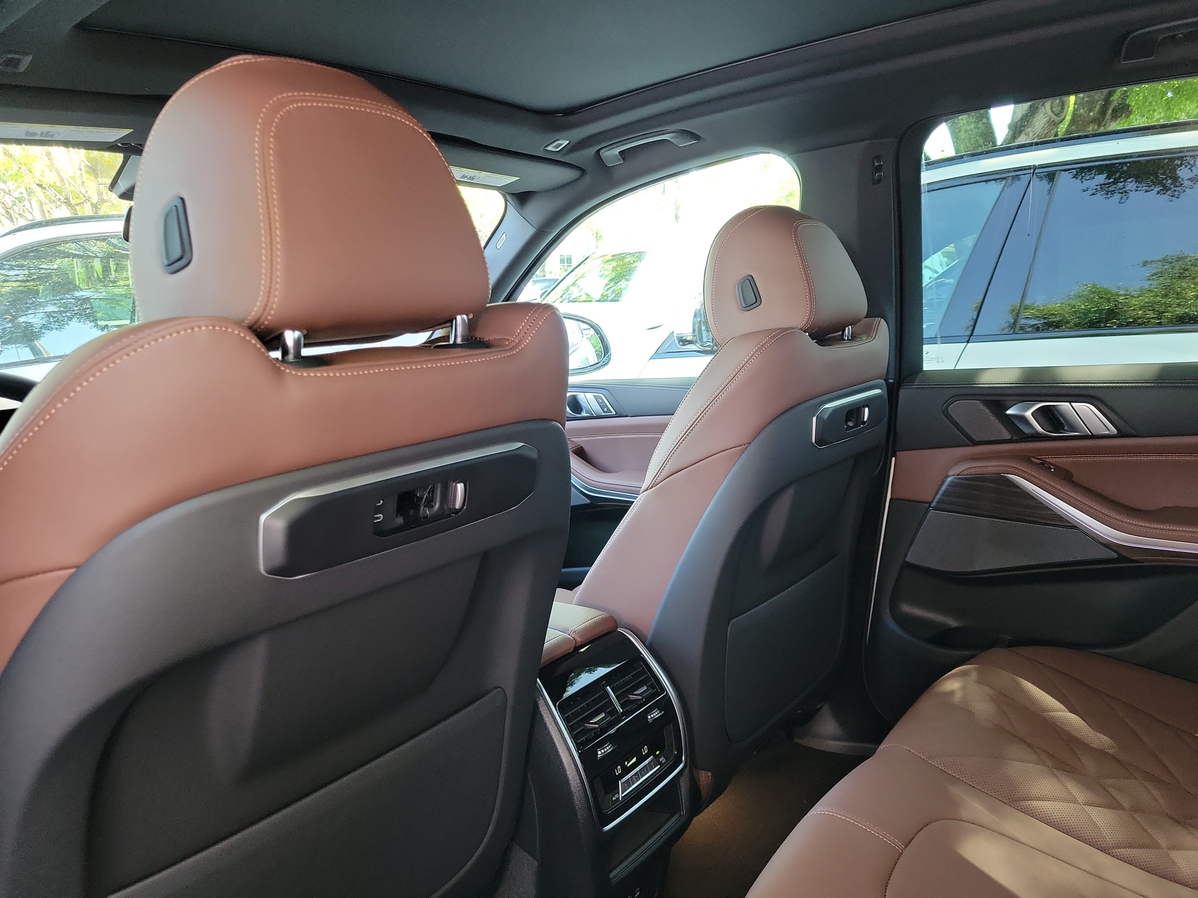 New 2026 Alpine White BMW sDrive40i image 10