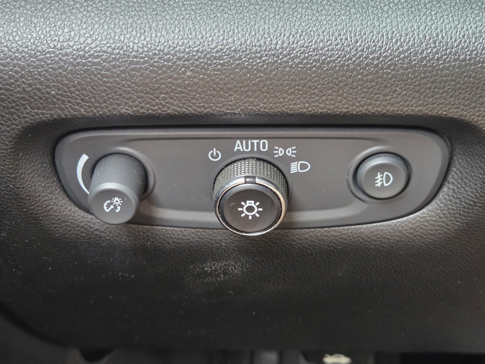 Used 2019 Graphite Metallic Chevrolet 3LT image 23