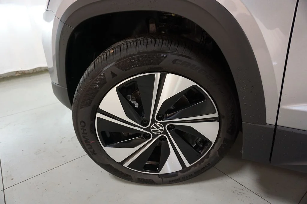 New 2026 Silver Volkswagen 1.5T SE image 26