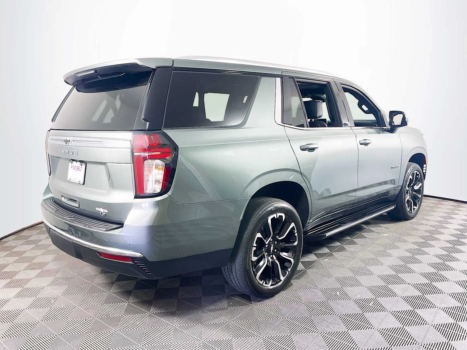 Used 2023 Silver Sage Metallic Chevrolet LT image 27