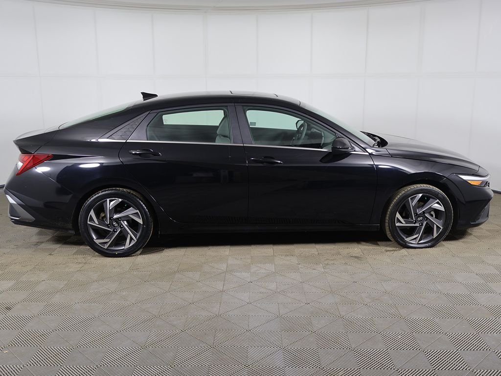2024 Hyundai Elantra SEL - Photo 15