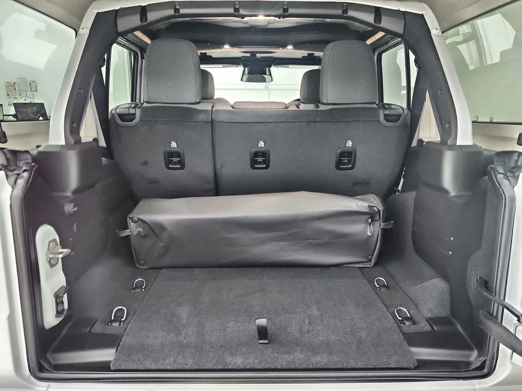 New 2026 Bright White Clearcoat Jeep Sport RHD image 29