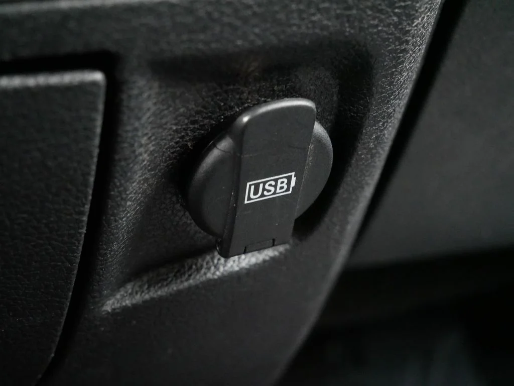 Used 2017 Silver Ram SLT image 27