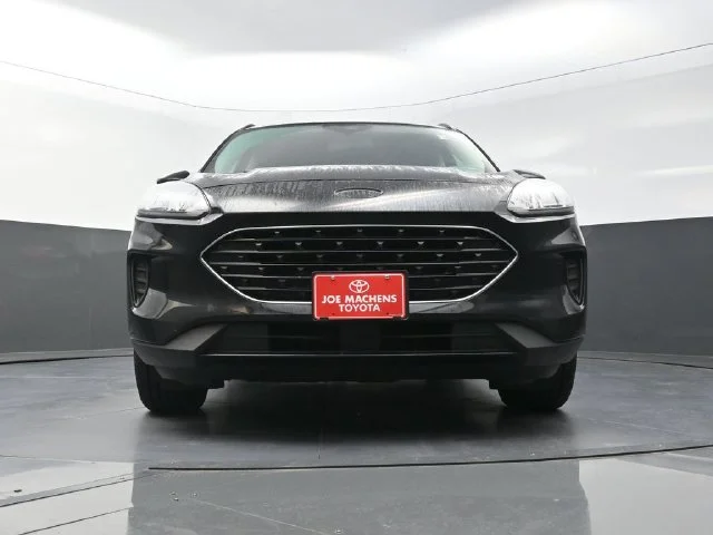 Used 2021 Black Ford SE image 32