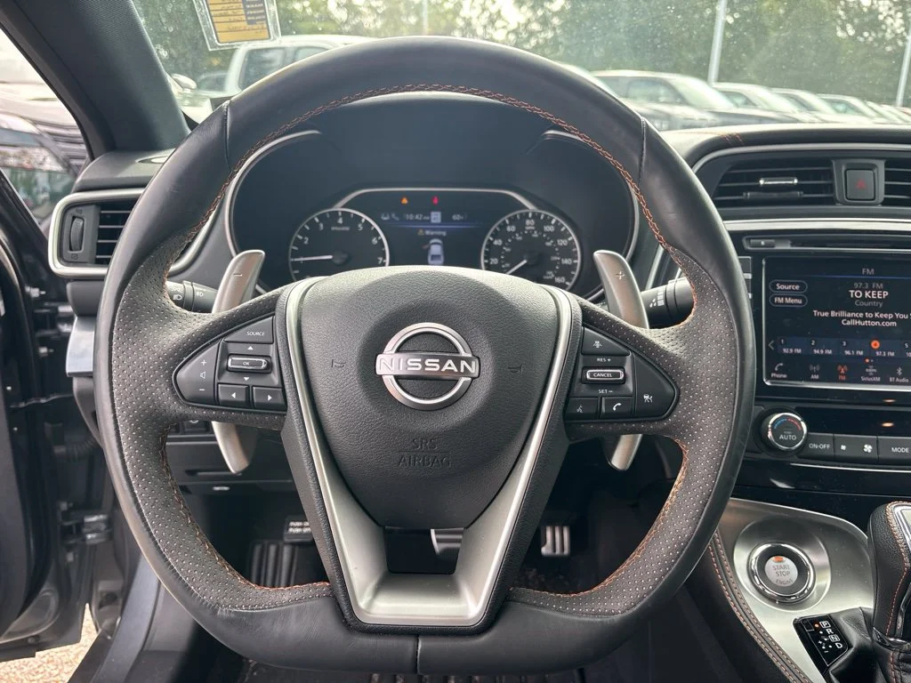 Used 2023 Gray Nissan SR image 9