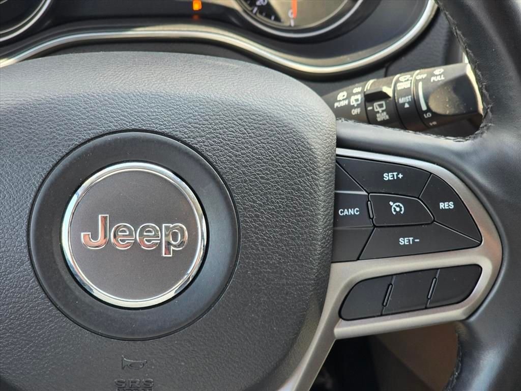 Used 2019 Red Jeep Latitude Plus image 16