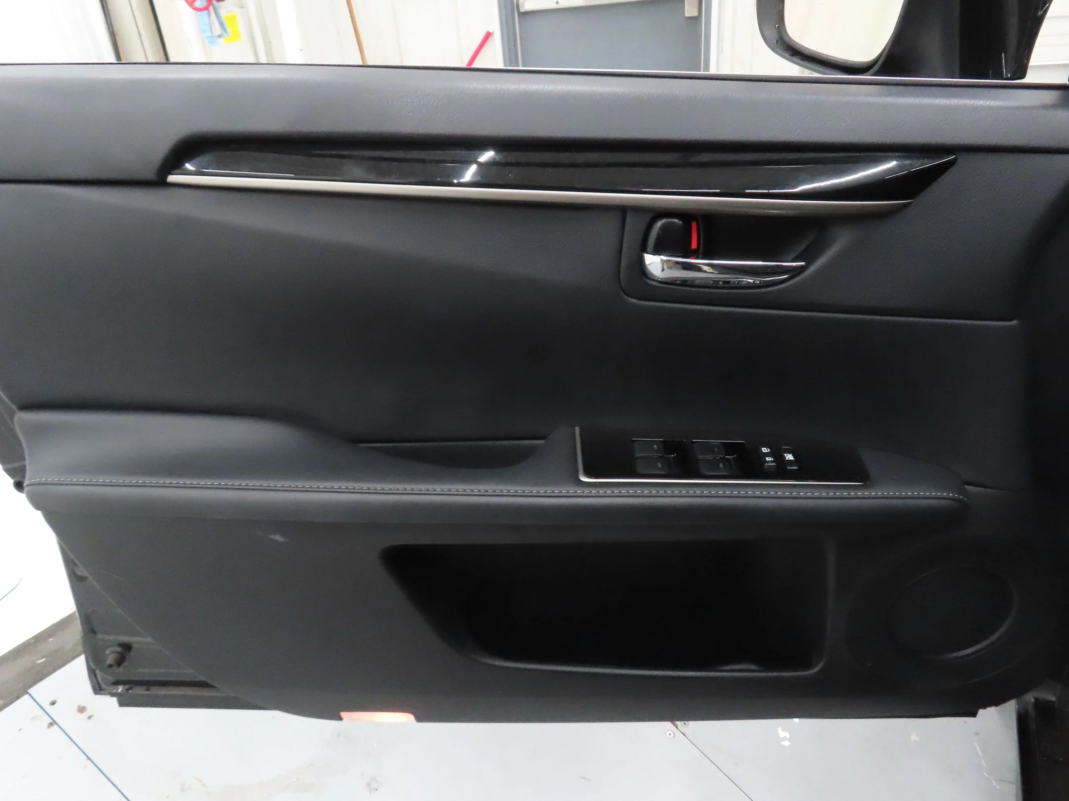 Used 2016  Lexus 350 image 10