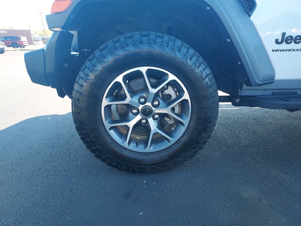 Used 2024 Silver Jeep Sport S image 10
