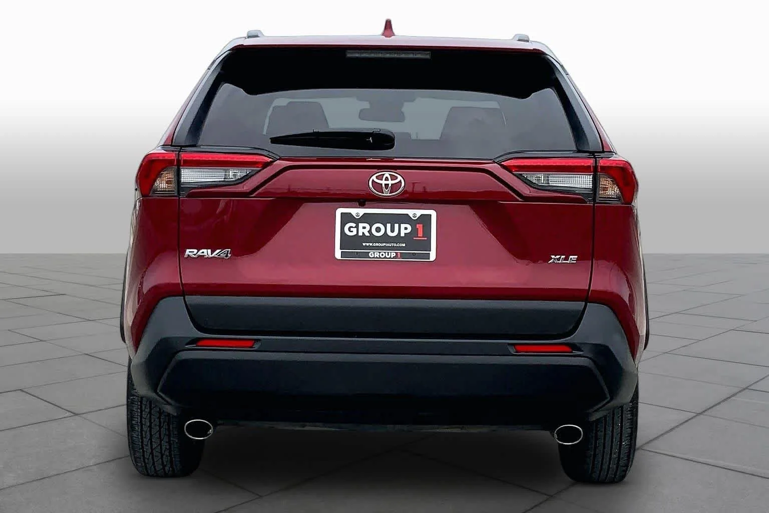 Used 2025 Ruby Flare Pearl Toyota XLE image 5